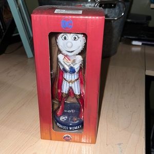Mrs. Met Wonder Woman bobble head